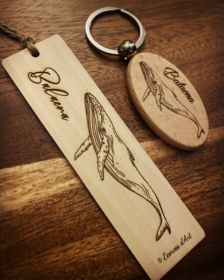 Marque page ou porte cl&eacute; (reproduction de mon dessin par gravure laser) : disponible : 5� pi&egrave;ce ( possibilit&eacute; de le personnaliser avec pr&eacute;nom : 10� )
