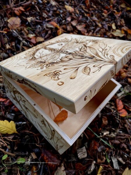 Bo&icirc;te &agrave; secrets Anax empereur *vendue* 2024