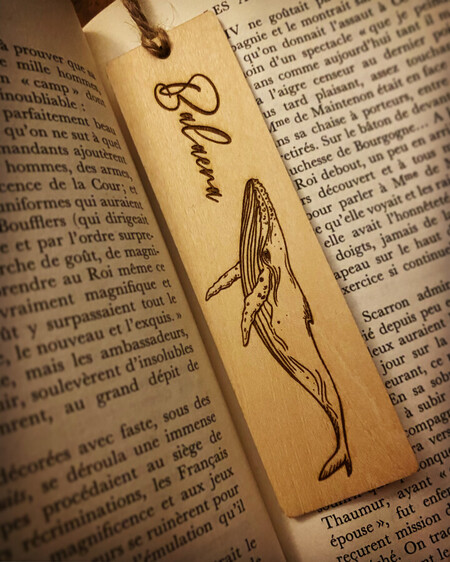 Marque page Balaena (reproduction de mon dessin par gravure laser) : disponible : 5� pi&egrave;ce ( possibilit&eacute; de le personnaliser avec pr&eacute;nom : 10� )